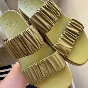 Sorel Women's Roaming™ Two Strap Slide Sandal